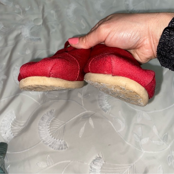Women’s Red Tom’s Canvas Shoes - Picture 3 of 6